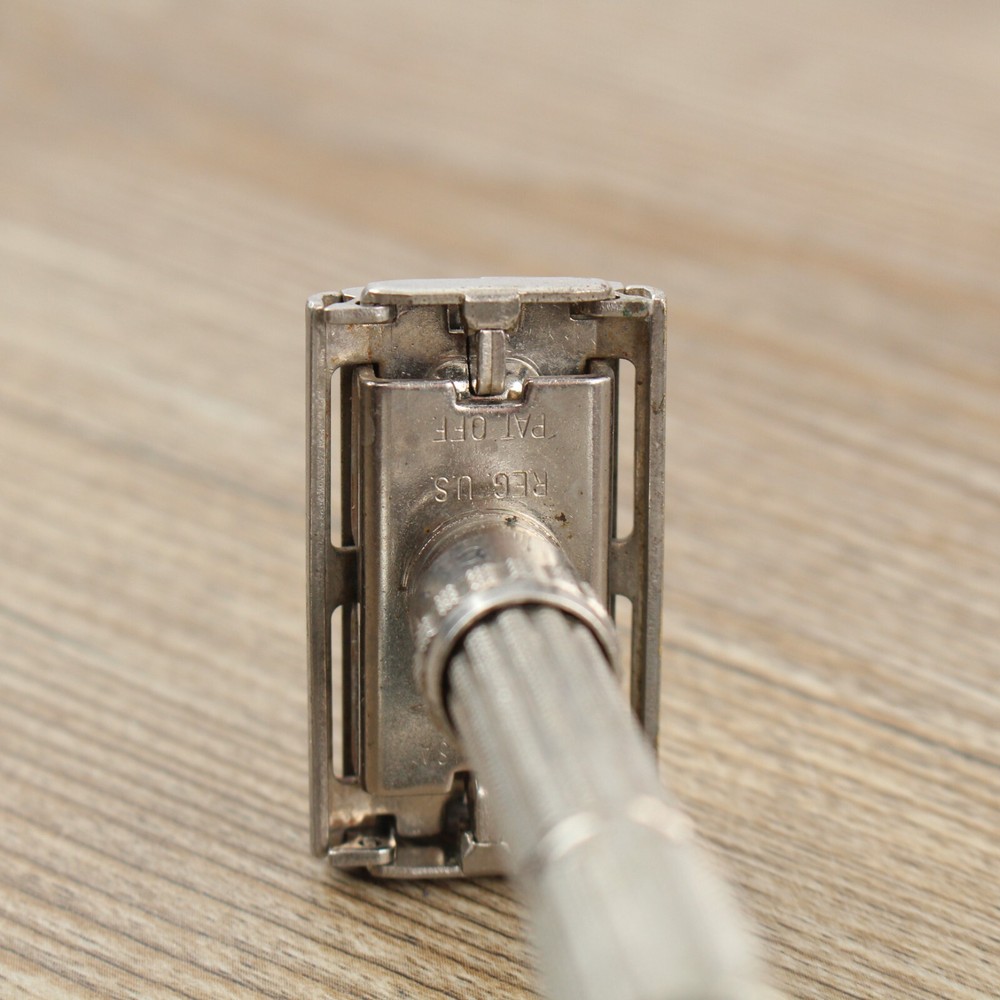 Gillette SLIM Handle Adjustable Razor - TTO - M-3 - 1967 Model