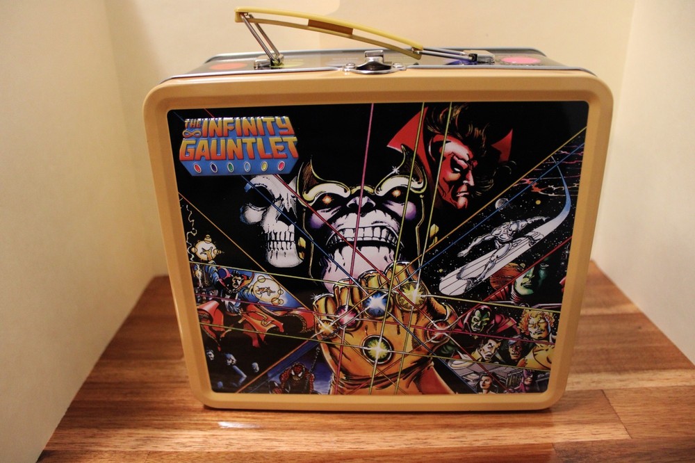 Surreal Entertainment Tin Titans Marvel The Infinity Gauntlet Lunch Box & Cup