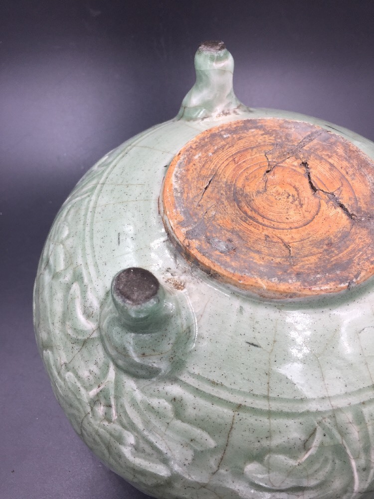 A Chinese Ming Dynasty Celadon Tripod Censer 明代龙泉香炉