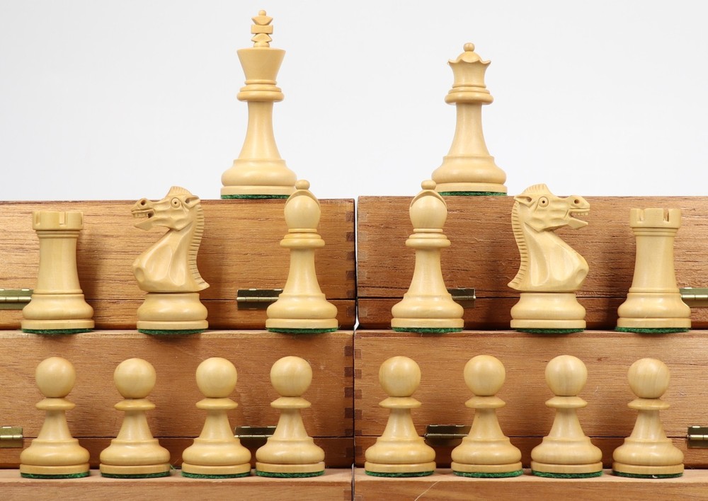 Staunton Classic Boxwood Chess Set