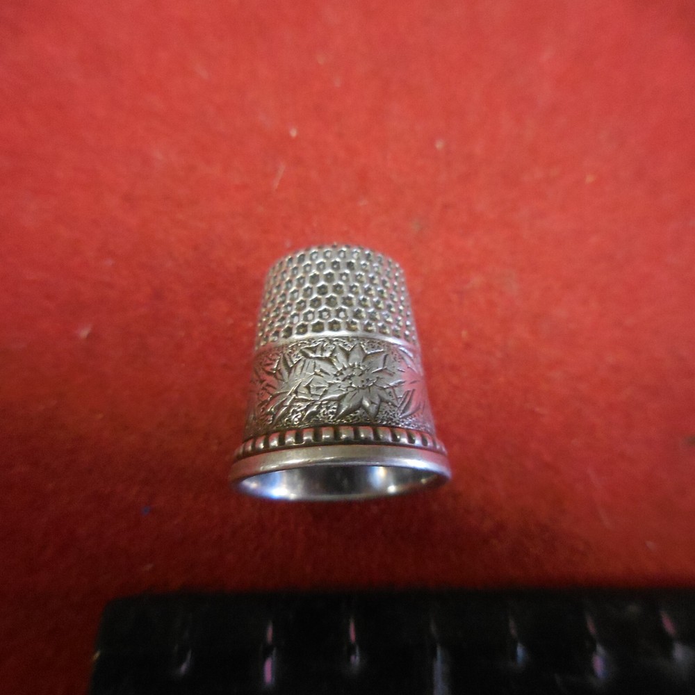 Vintage sterling silver Thimble -tested not marked