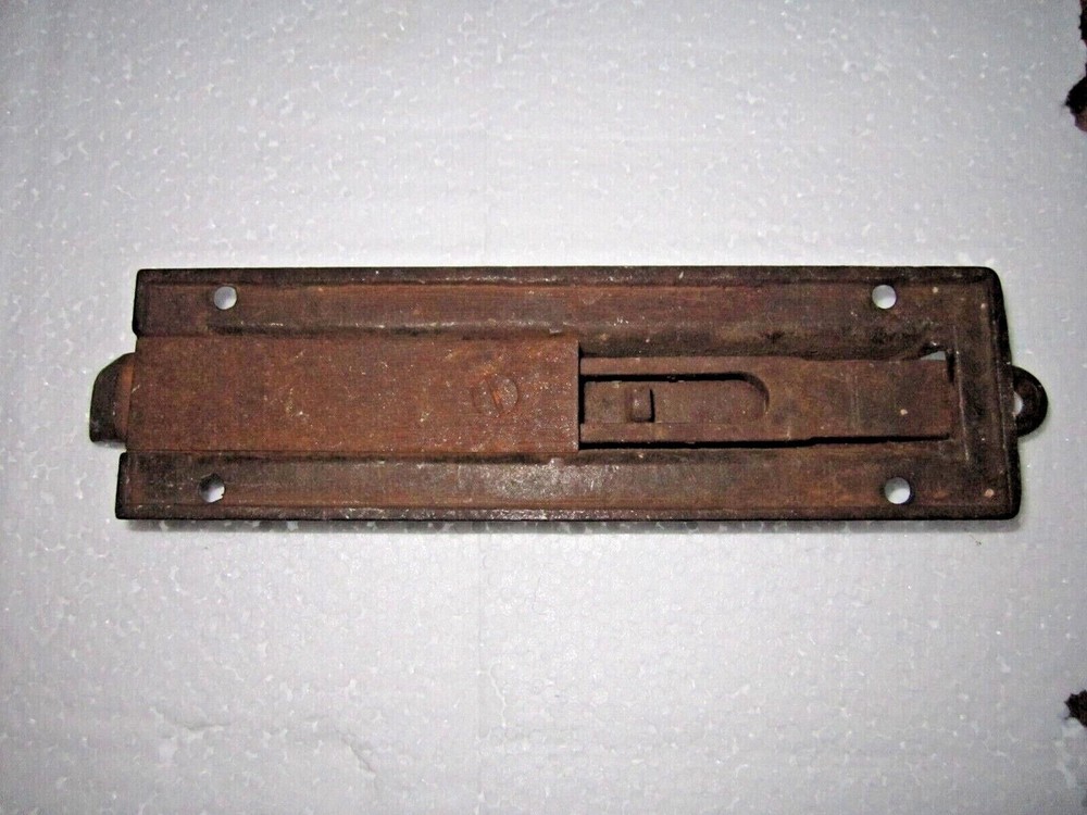 ANTIQUE EASTLAKE CAST IRON CHAIN PULL DOOR TOP / BOTTOM LATCH