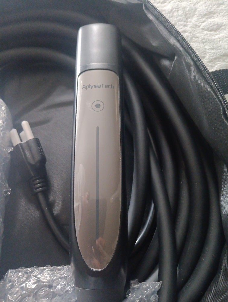 Aplysia Tech Tesla Charger