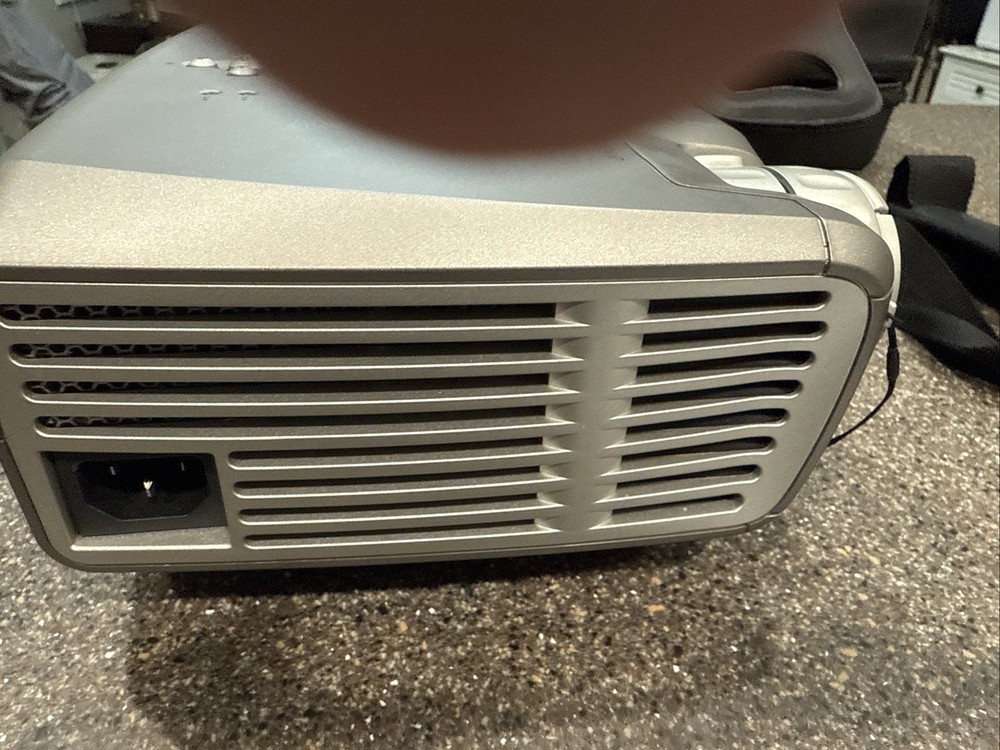 Dell 2300MP Projector With remote & Carrying Case Tested