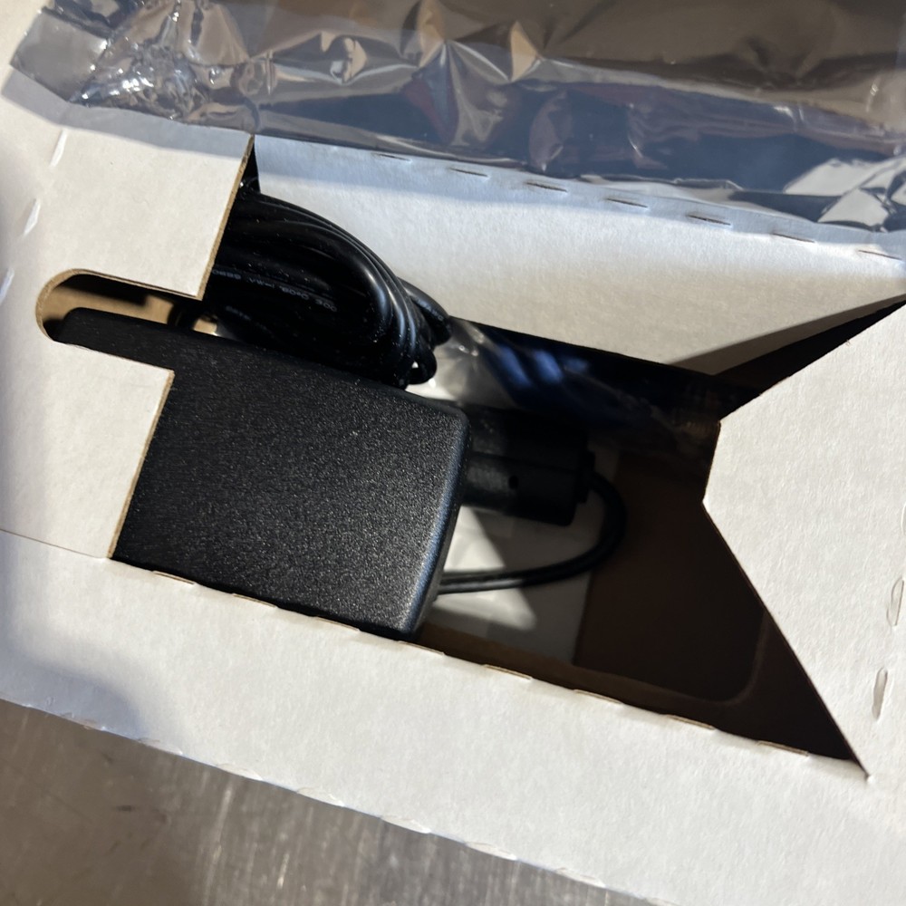 Inside Out Networks AnywhereUSB/5 USB-Over-Ethernet Hub Nos Surplus