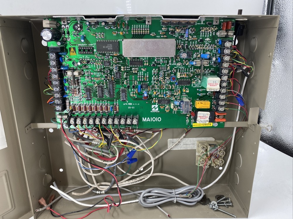 NAPCO MAGNUM ALERT 1010LKDL Security Control Panel/Enclosure 1000 SeriesUntested