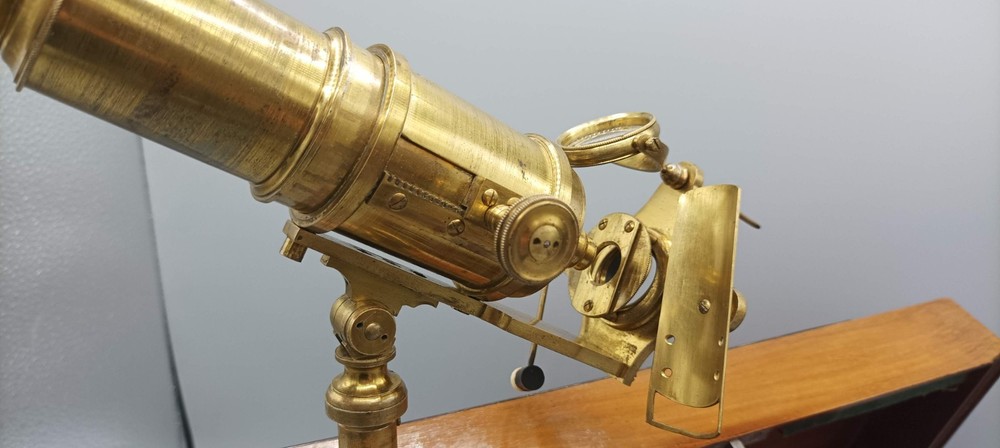 GERMAN CHEST-TYPE MICROSCOPE