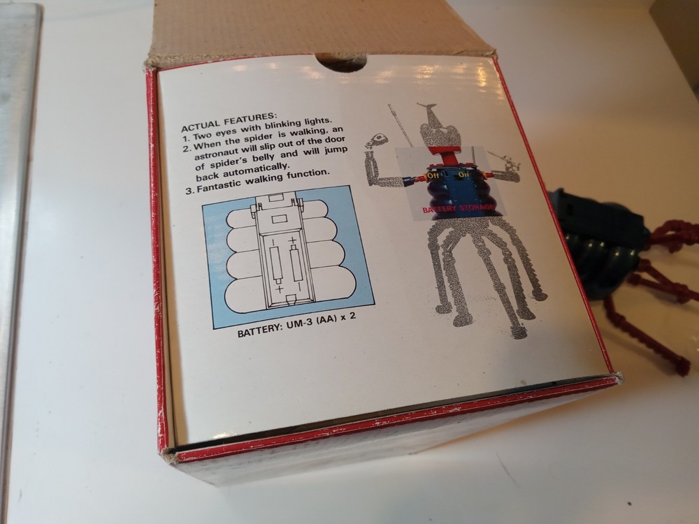 Outer Space Spider Electronic Walking Robot Lights 1984 Working in Box Working!