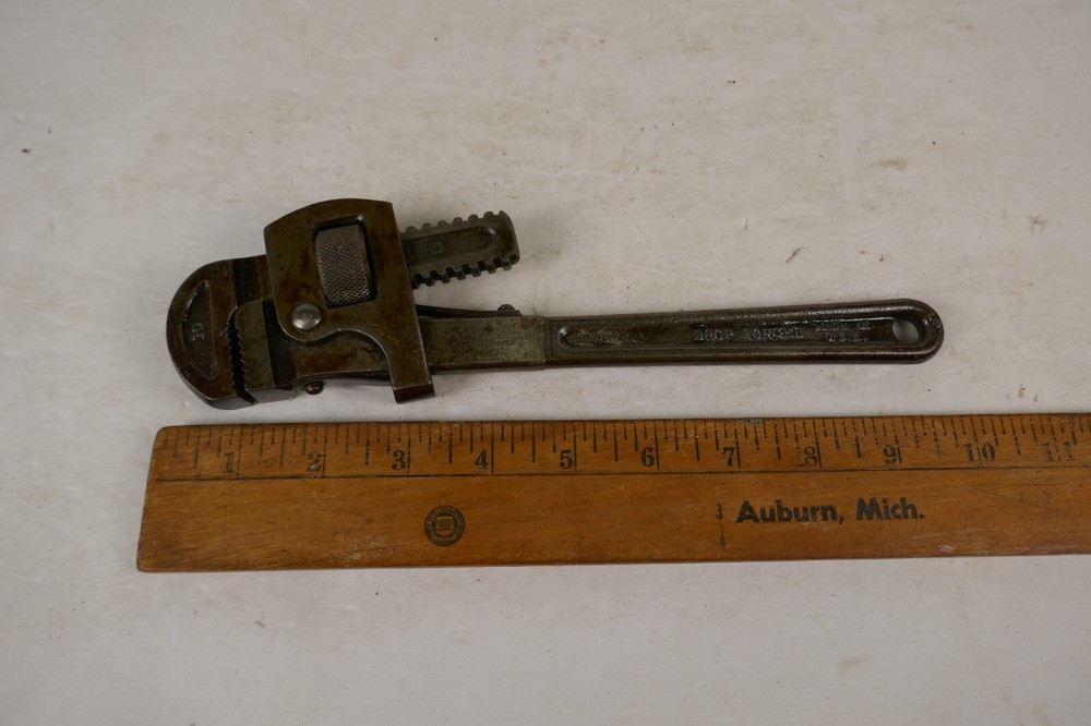 Vintage Dunlap 10” Adjustable Pipe Wrench Nice Condition