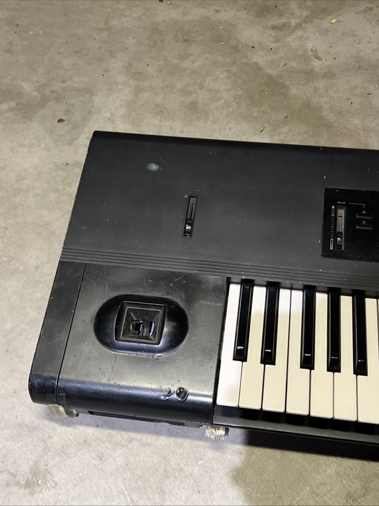 Korg T3 Keyboard - For Parts