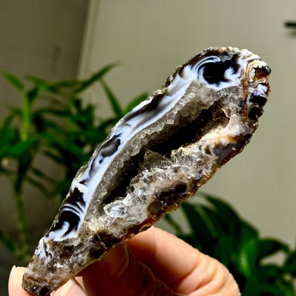 103G Natural agate geode quartz cluster crystal specimen Healing