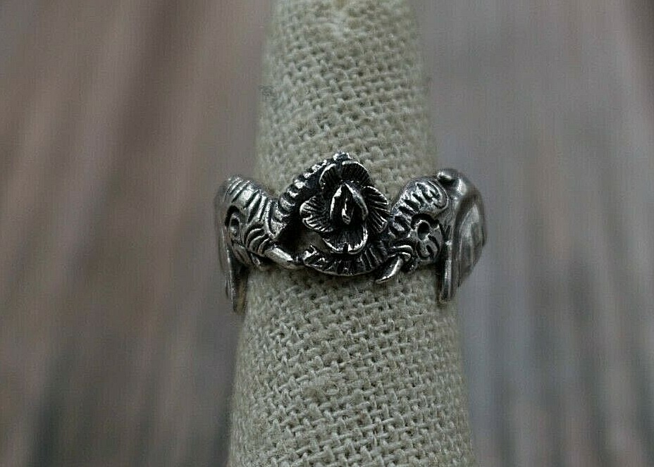 *925 Elephant and Rose Ring Size 6 4.8g
