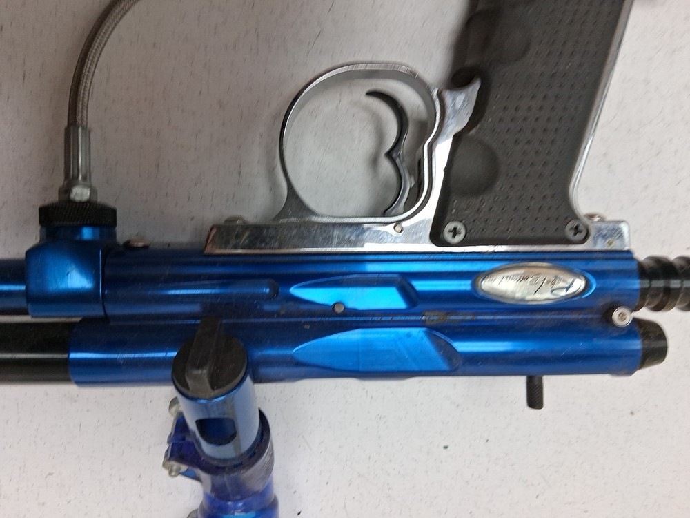 REBEL PAINTBALL MARKER BLUE