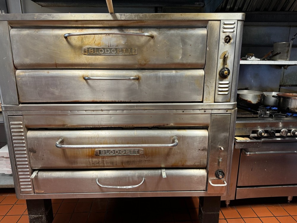 Blodgett Commerical Pizza Oven with stones, Used-functions well