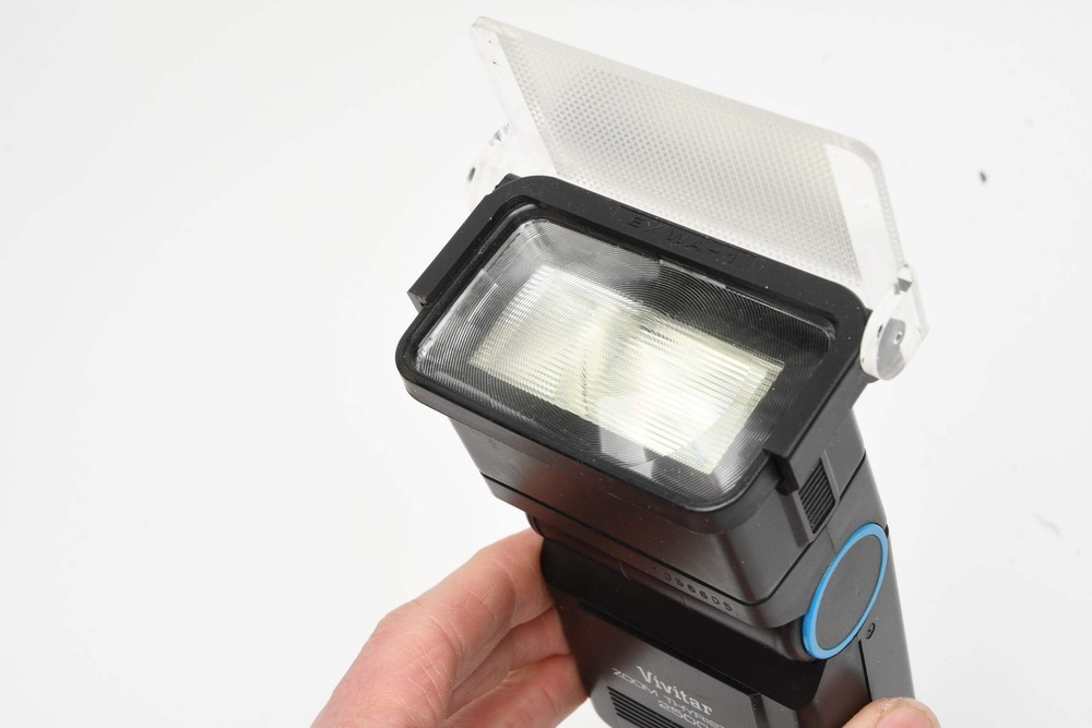 Vivitar Zoom Thyristor 2500 Shoe Mount Flash w/Diffuser, tested