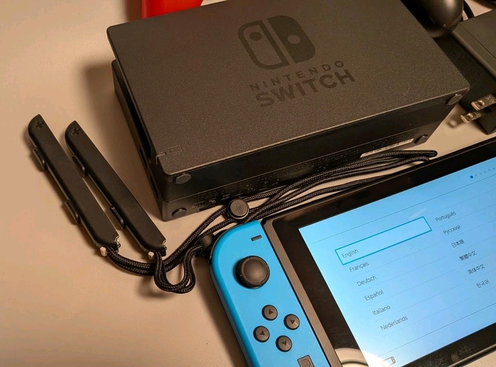 Nintendo Switch HAC-001(-01) Handheld Console - 128GB - OLED bundle with Extras
