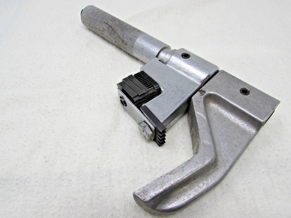 OTC 897A Thread Chaser Complete with 6 Dies Ready to Use