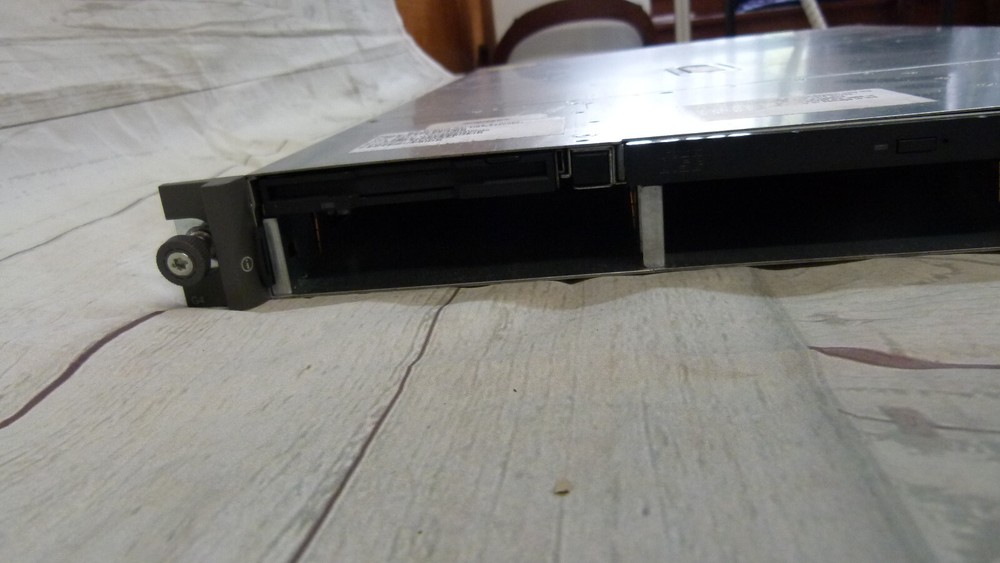 HP ProLiant DL360 354571-001 Rack Server G4