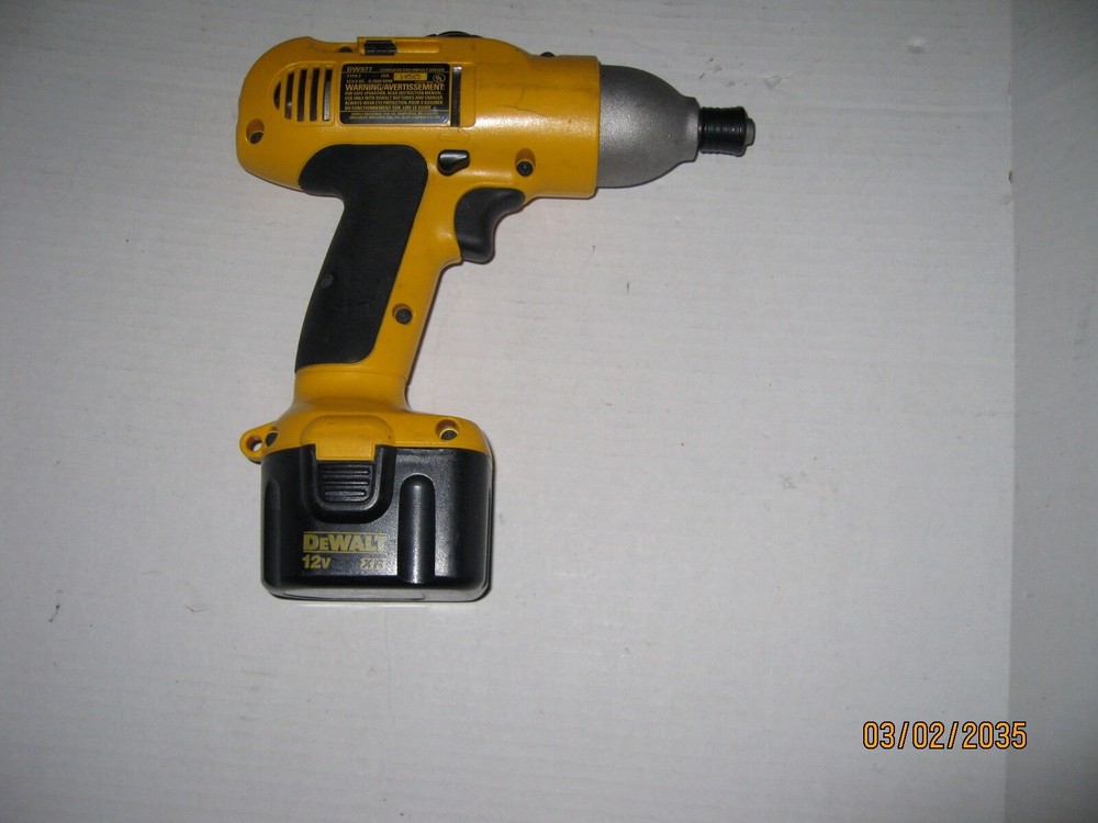 Dewalt DW977 Cordless VSR Impact Driver w/ battery