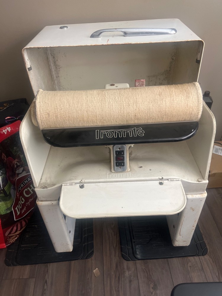 VINTAGE IRONRITE MODEL 85 MANGLE used