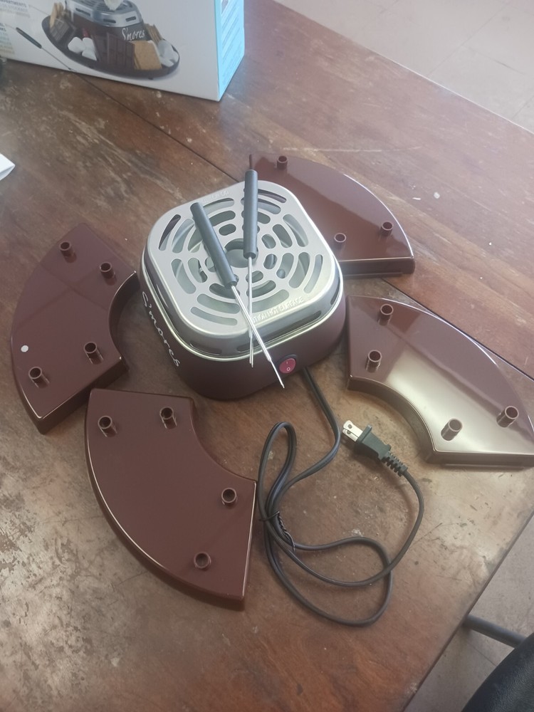 Nostalgia electric s mores maker