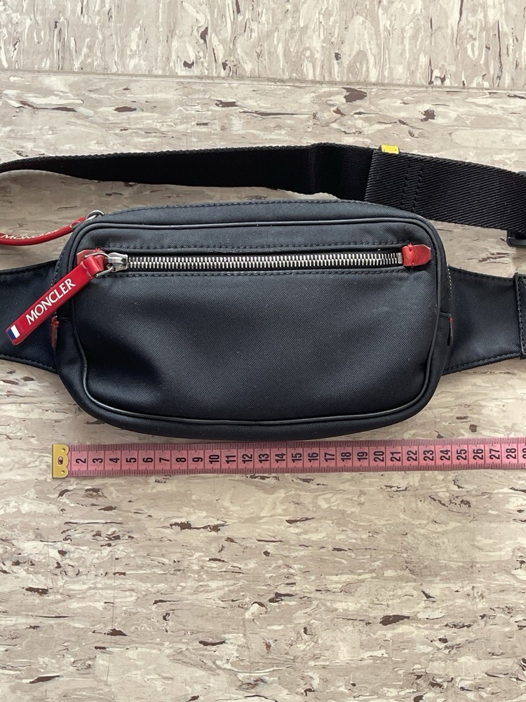 MONCLER AUDE BELT BAG WAIST -- Black SOLID Used