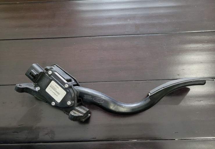 Genuine 2003-2006 Ford Expedition Accelerator Pedal 6L1A-9F836-DA