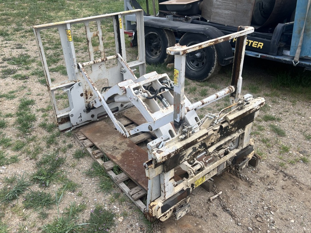Cascade 4500 LB Push/Pull Slip Sheet Forklift Attachment 45E-PS-352