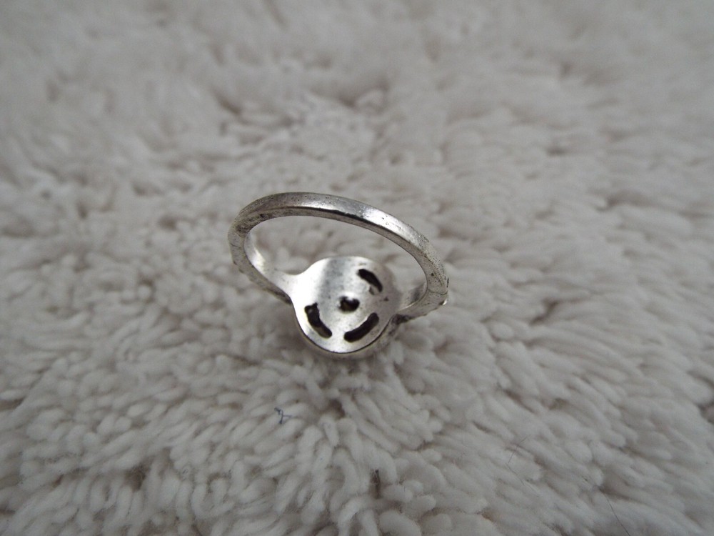 Silvertone Rhinestone Ring ~ Size 4.5 (J38)