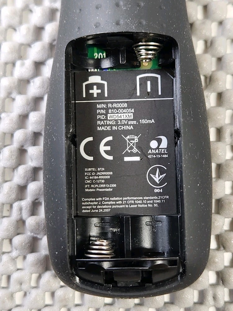 Logitech Wireless Presenter R400 Presentation Wireless with Laser Pointer