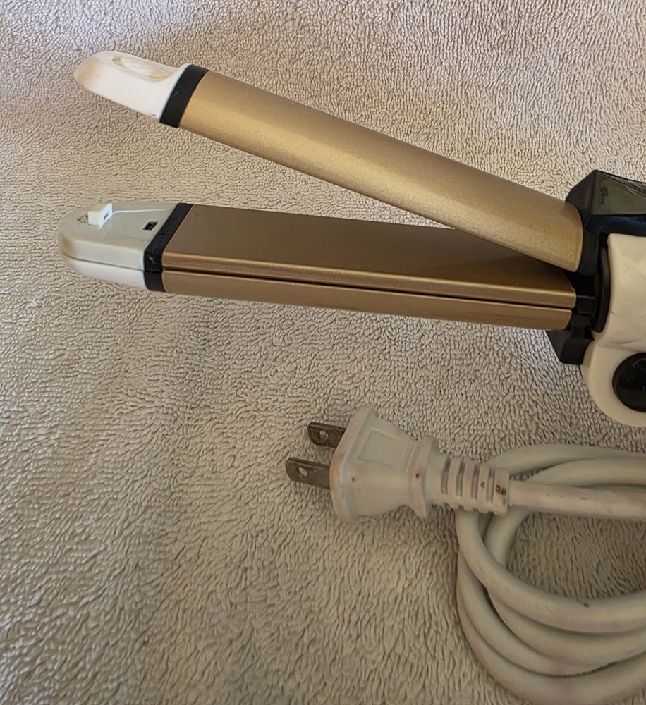 LUVME - Advanced Ceramic Curling Iron - 1 1/4 Inches