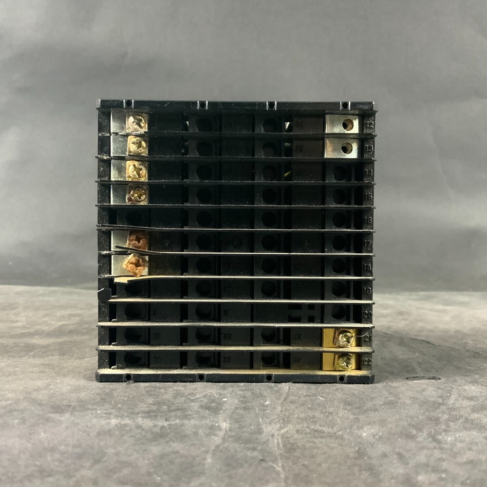 INVENSYS MAQ3-003-01-000-5 TEMPERATURE CONTROLLER ($90 OBO)