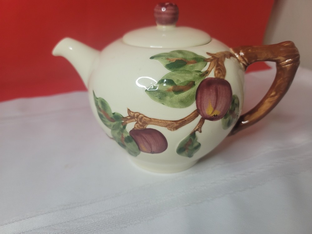 Franciscan Ware Apple Pattern Tea Pot 5.75" (Tall) w/ Lid Teapot