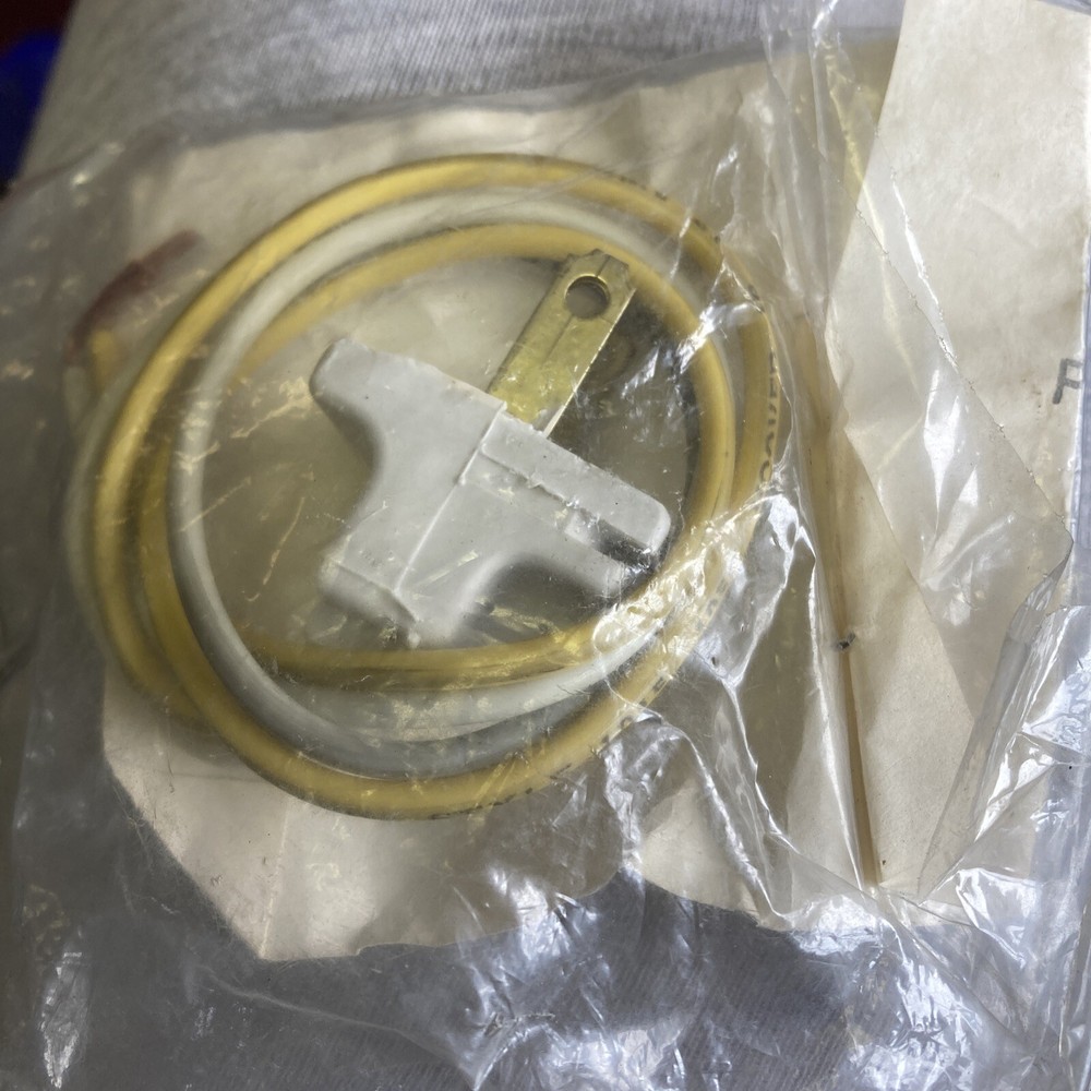 Hoover Vacuum Cleaner Handle Socket Plug 023296JM