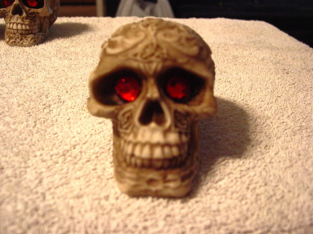 SKULL FIGURINE SET #2 ( SET OF 4 )