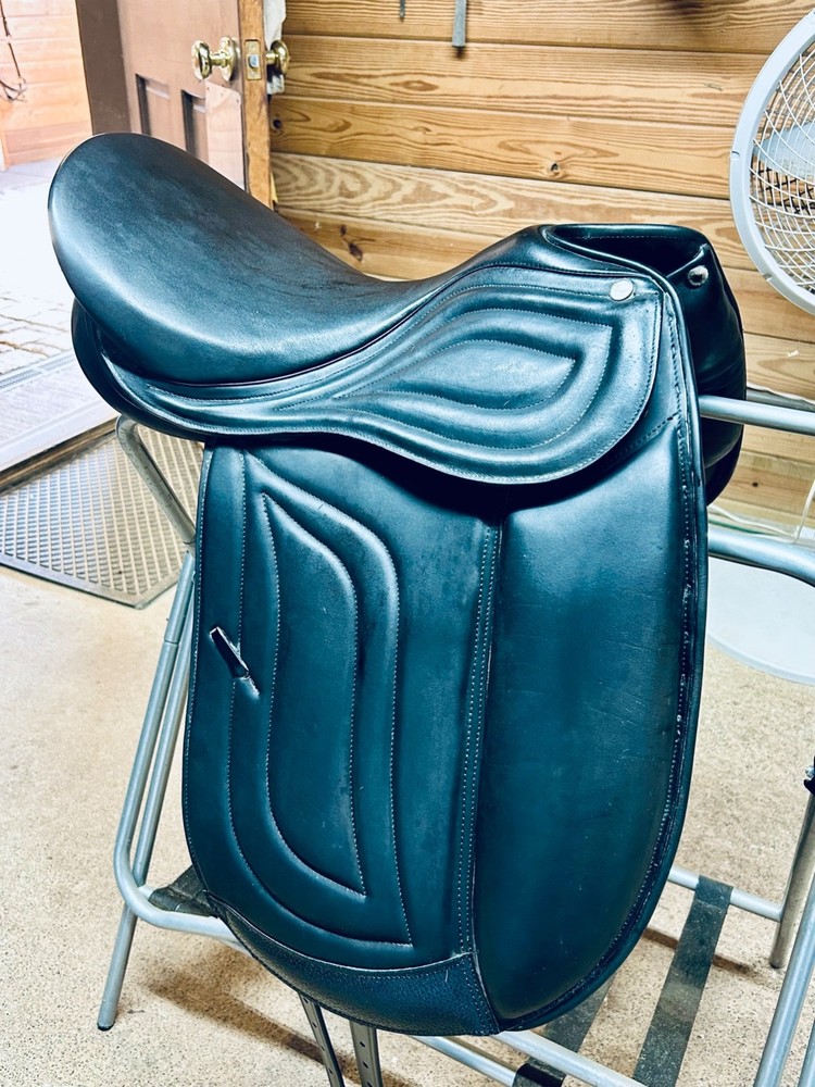 Italian Dressage Saddle