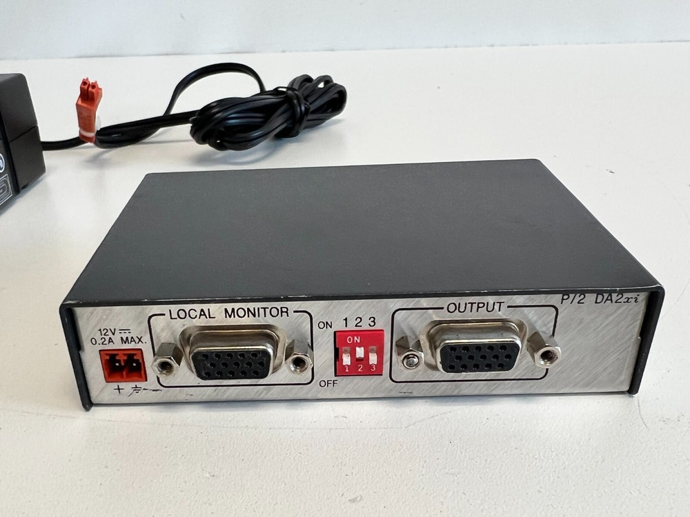 LL9: EXTRON P/2 DA2xi Distribution Amplifier w/ Power Supply