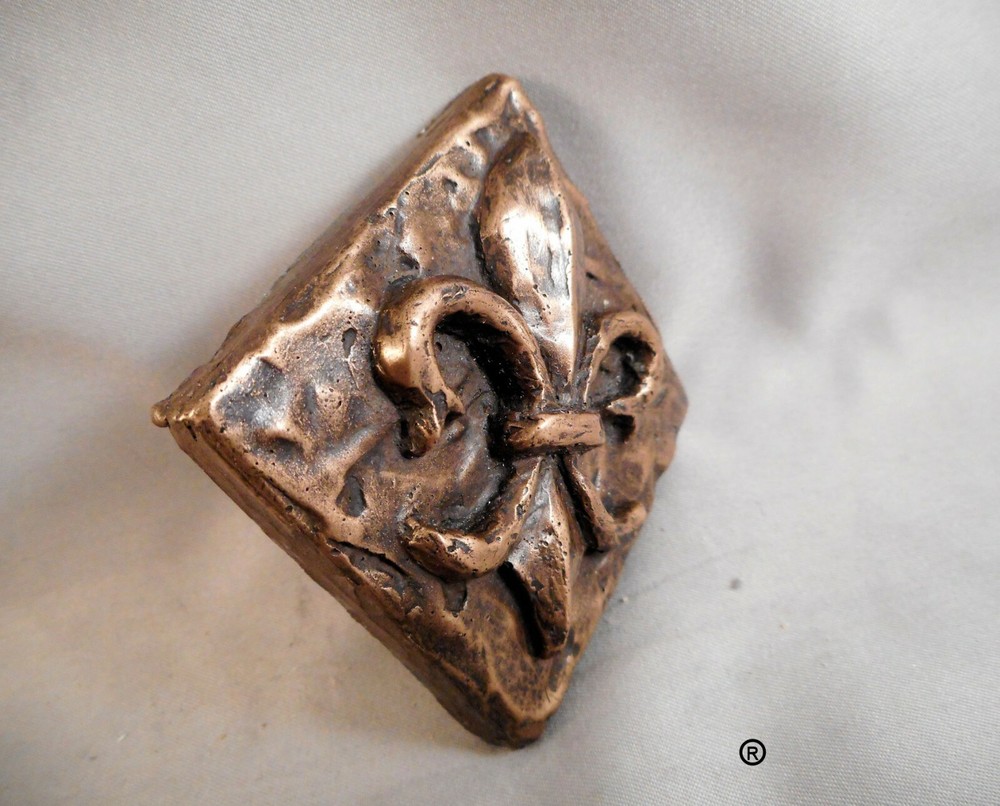 Bronze Fleur d' Lis Decorative Dot Tile
