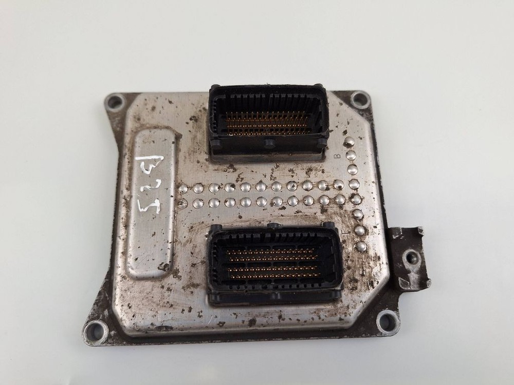 Opel Astra J 2010 Engine Control Module ECU 55568735 BVV1042
