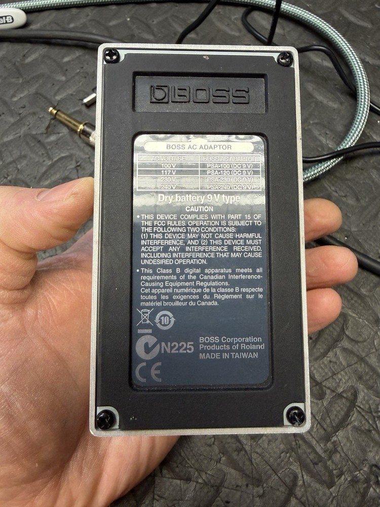 Boss DD-3 Digital Delay Electric Guitar Effect Pedal