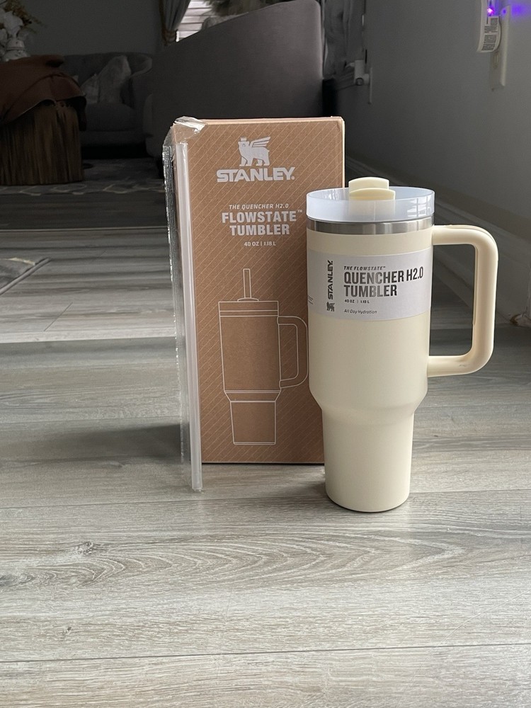 White Stanley Tumbler 40 oz