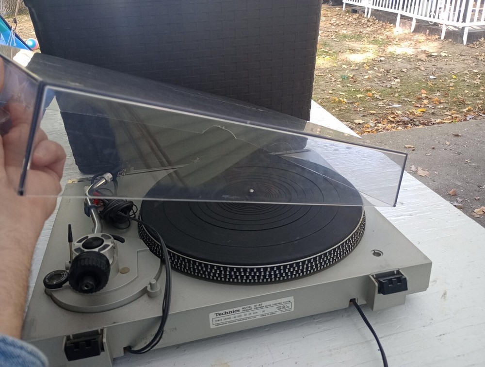 Technics SL-B2 Turntable - Silver Tested Working 17 X 14 X 5"