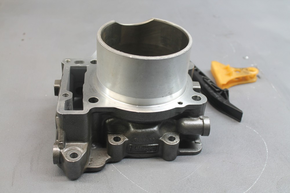 2000 APRILIA RSV MILLE ENGINE MOTOR FRONT PISTON CYLINDERS BLOCK JUG