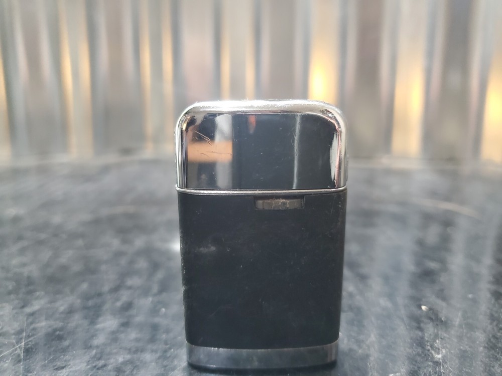 Vintage Ronson Black Leather Veraflame Lighter
