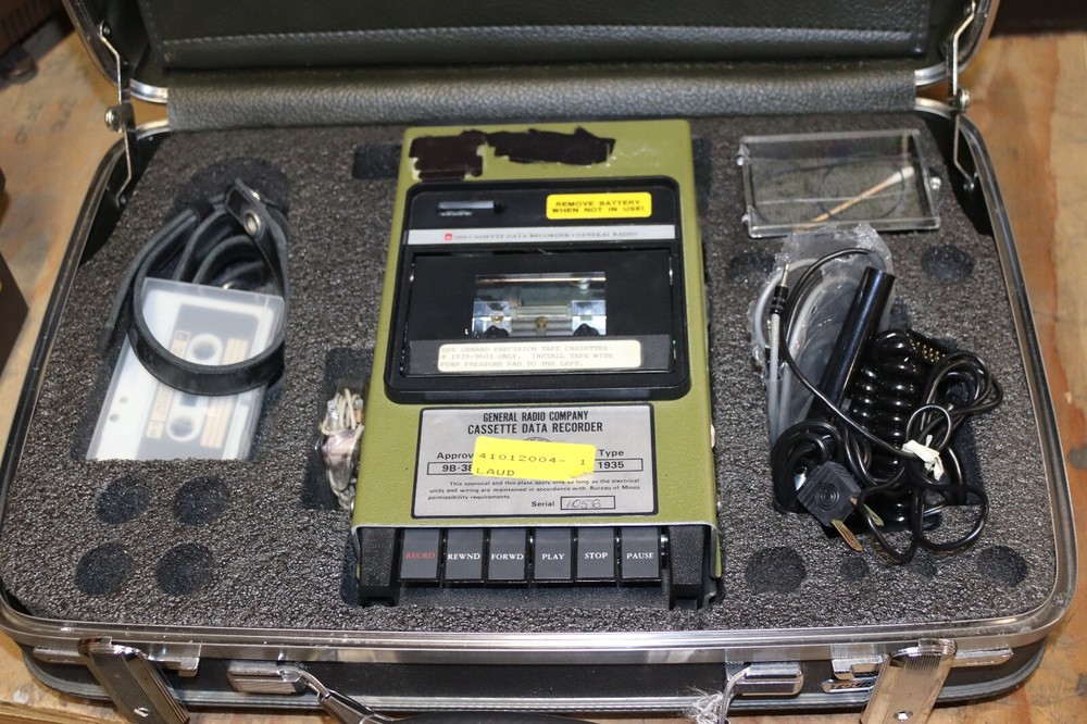 GenRad 1935 CASSETTE DATA RECORDER W/CASE