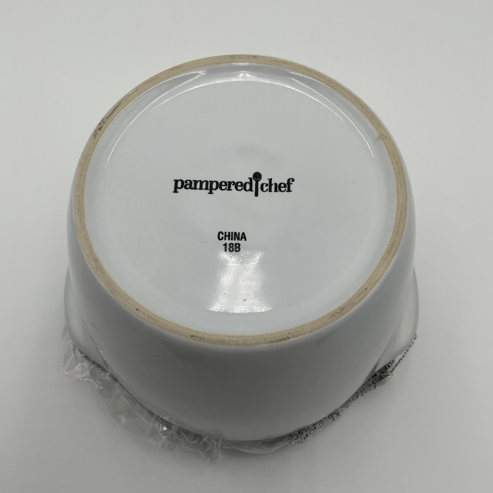 Pampered Chef Ceramic Breakfast Microwave Sandwich Breakfast Maker #2634 White