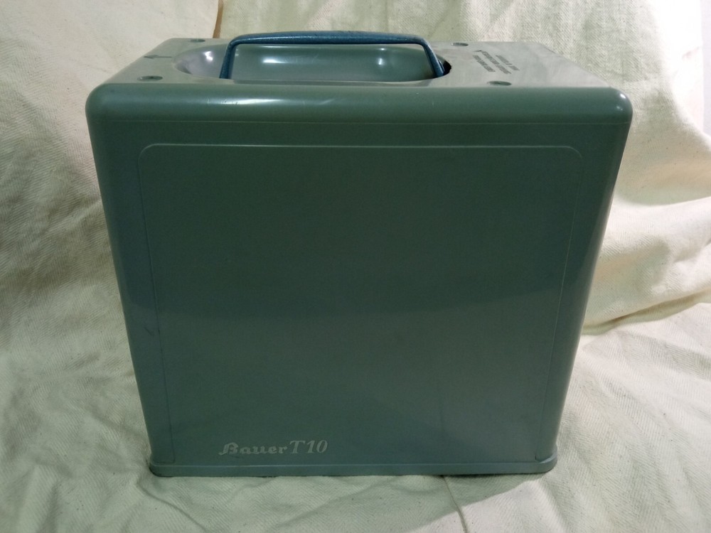 Bauer T10 Projector