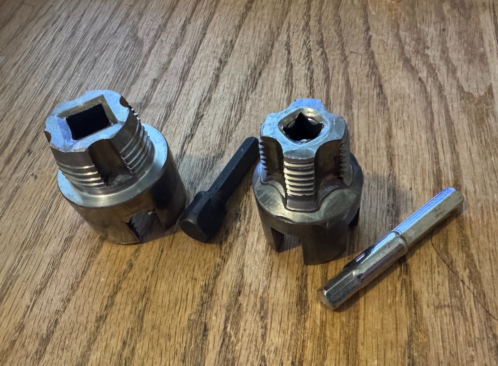 Integrated Internal / External Pipe Threading Tool ½” + ¾” PVC Pipe Threader Kit