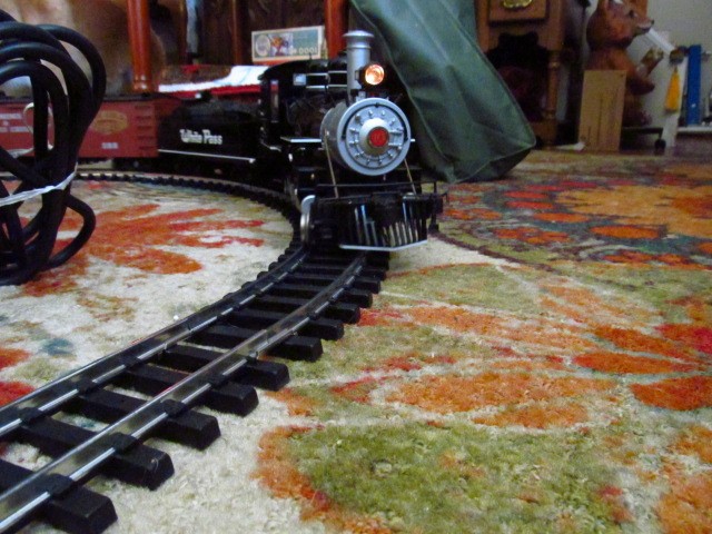 Bachmann Big Haulers White Pass G Scale Train with Smoke, NO TRACK