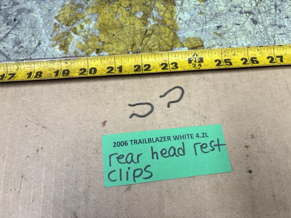02-09 Trailblazer Rear Seat Fold Down HeadRest Clips